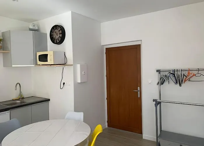 30m2 3 Pers Centre Village * Besseges